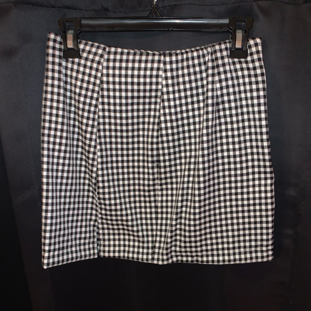 black & white pencil skirt